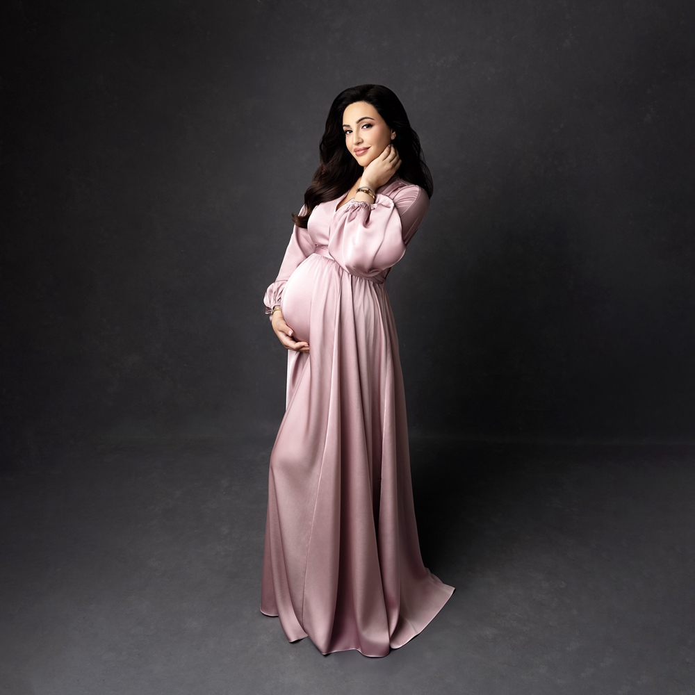 Photography Club - Elegant Maternity Gown for Baby Shower